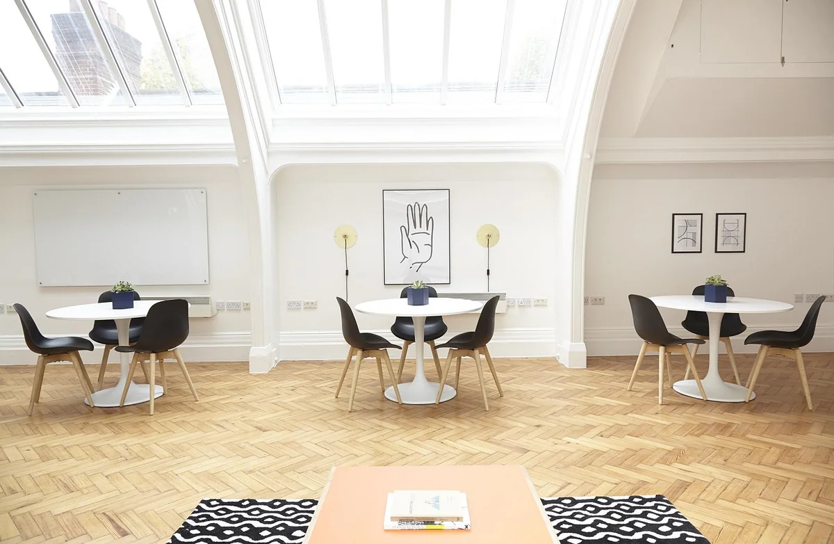 Trouvez la table gigogne parfaite chez Conforama en 2026 pour un intérieur chic